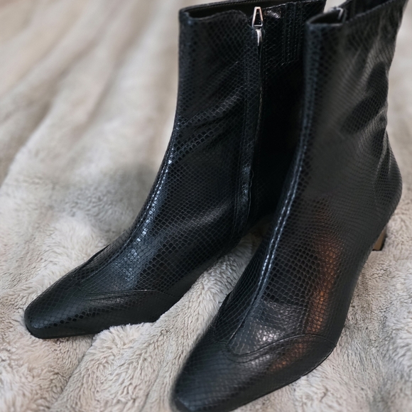 Dolce Vita Women's Anika Boots In Onyx SnakeLeather Booties Size 9.5  Never Worn - Picture 14 of 16